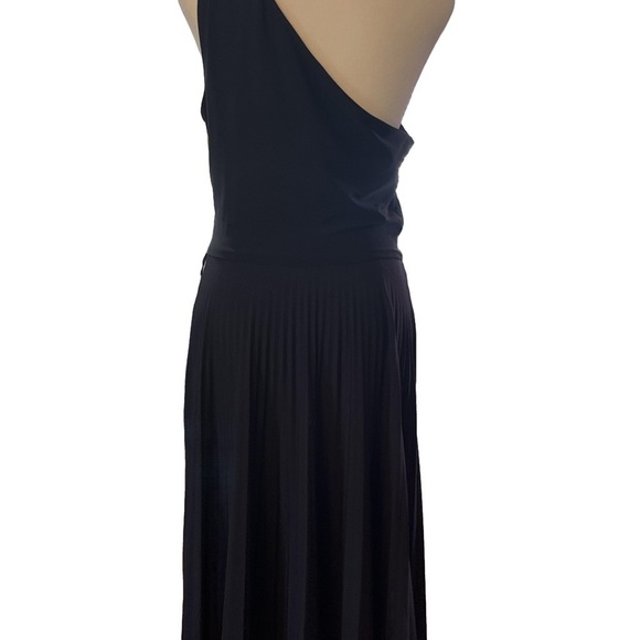 White House Black Market One shoulder dress with Pleated skirt Size 6 - Picture 2 of 6